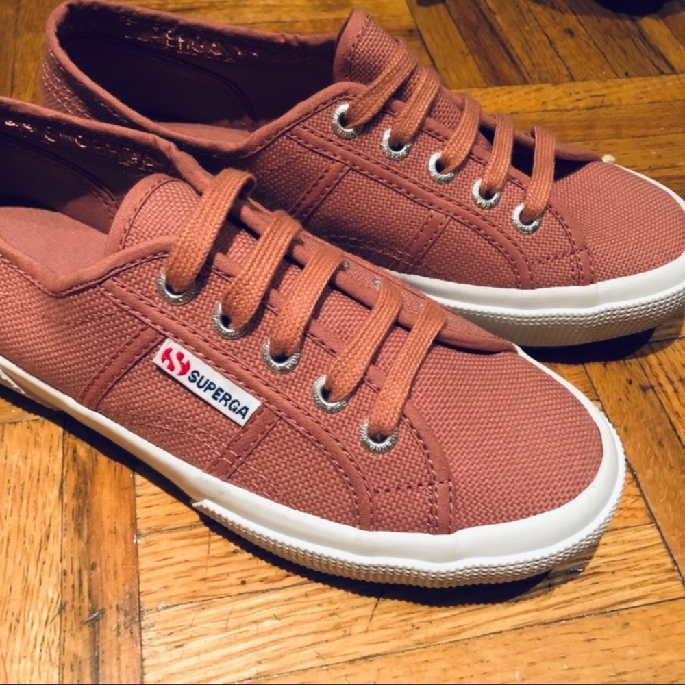 NWOT Superga sneakers